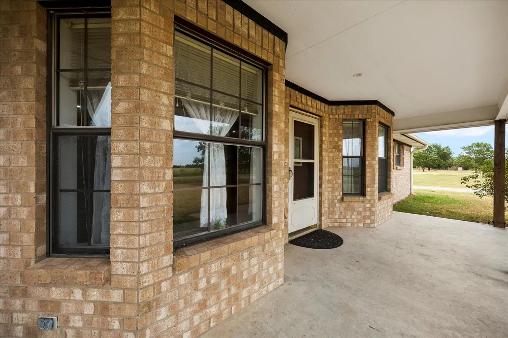 6006 County Road 4604 Commerce, TX 75428