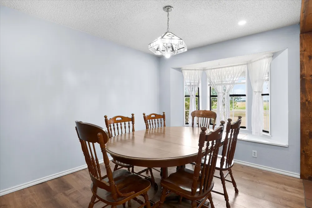 6006 County Road 4604 Commerce, TX 75428