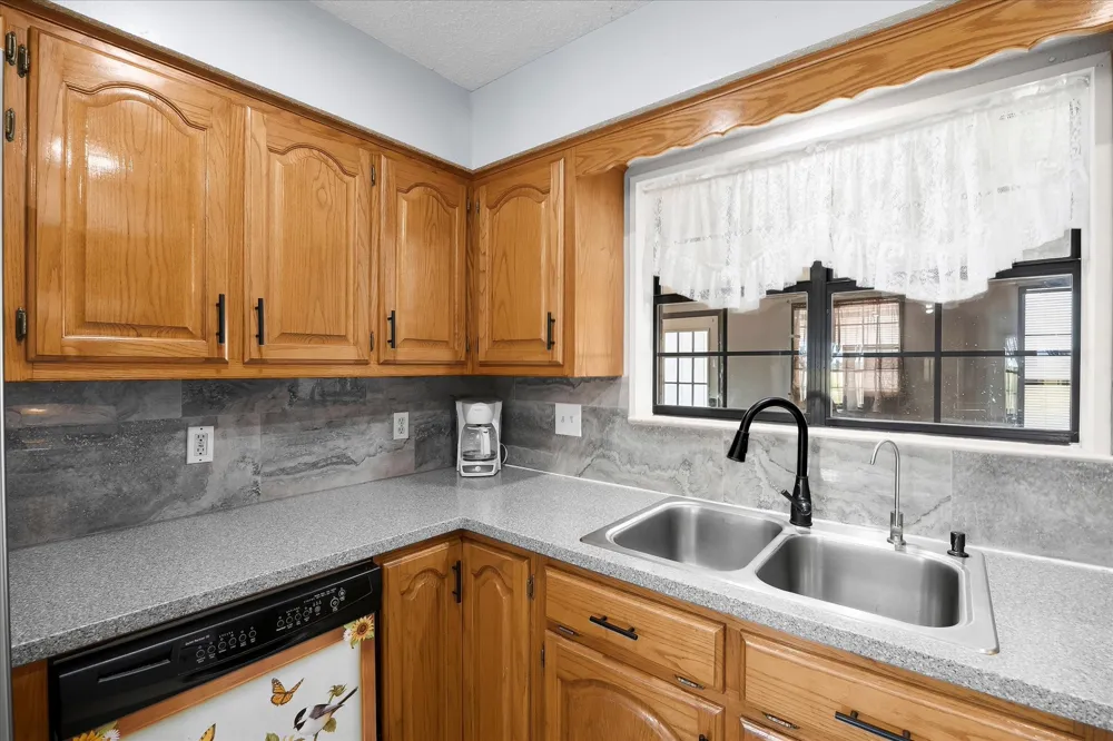 6006 County Road 4604 Commerce, TX 75428