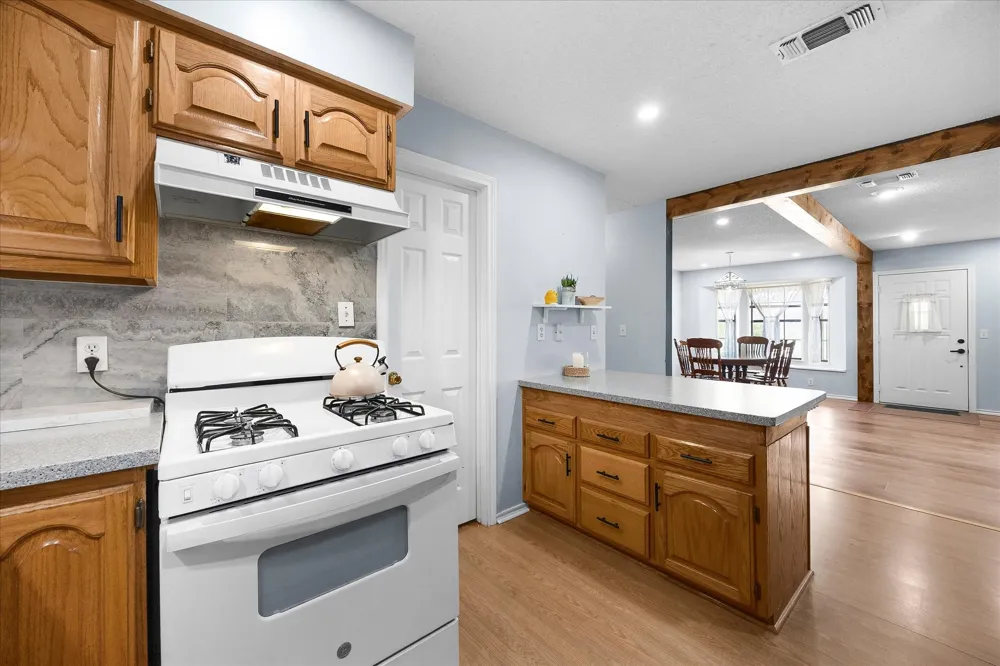 6006 County Road 4604 Commerce, TX 75428