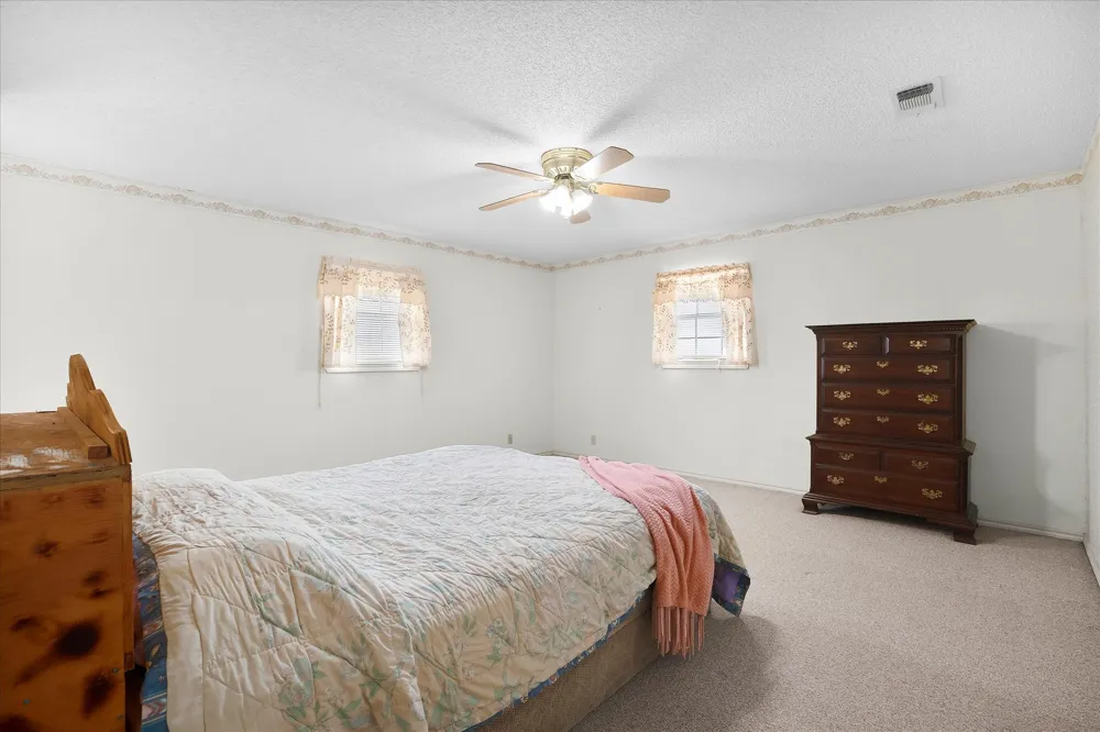 6006 County Road 4604 Commerce, TX 75428