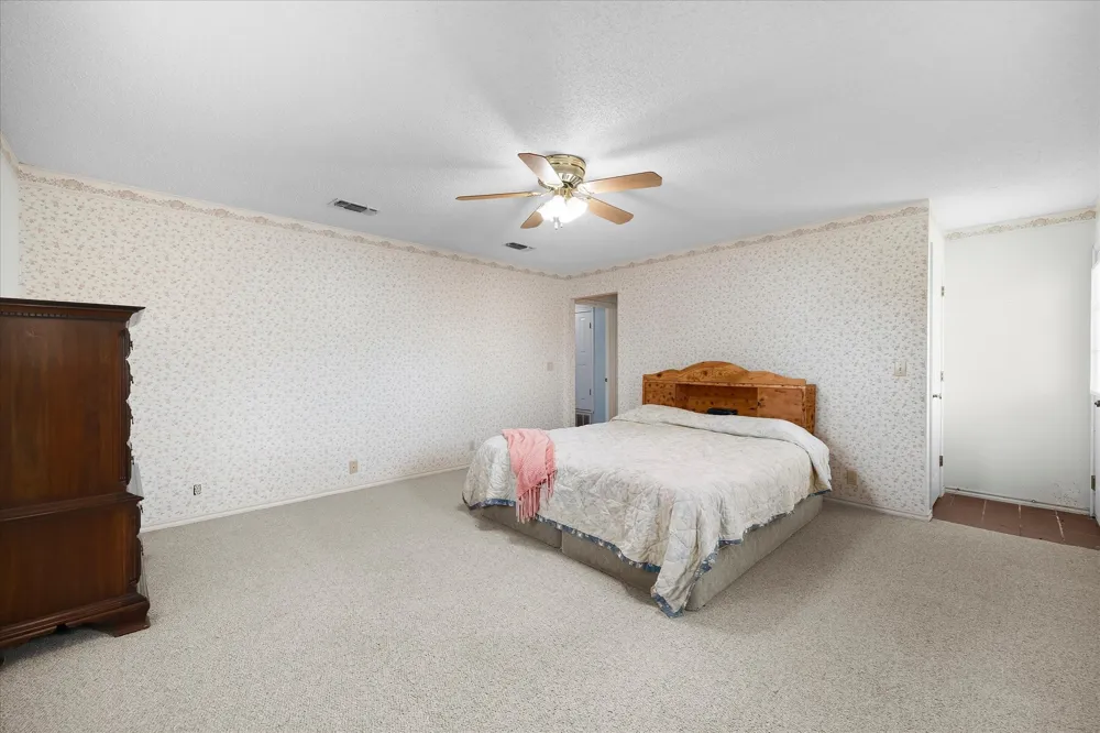 6006 County Road 4604 Commerce, TX 75428