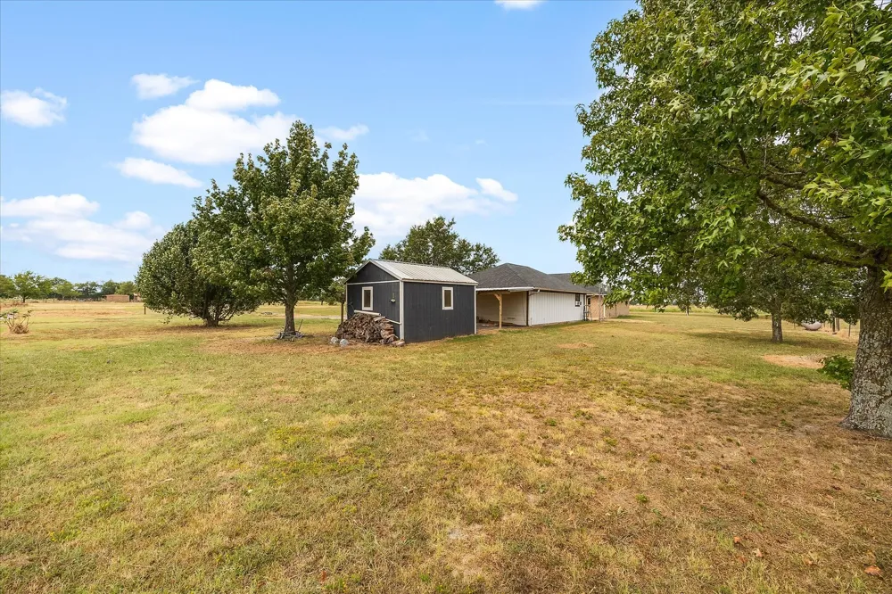 6006 County Road 4604 Commerce, TX 75428