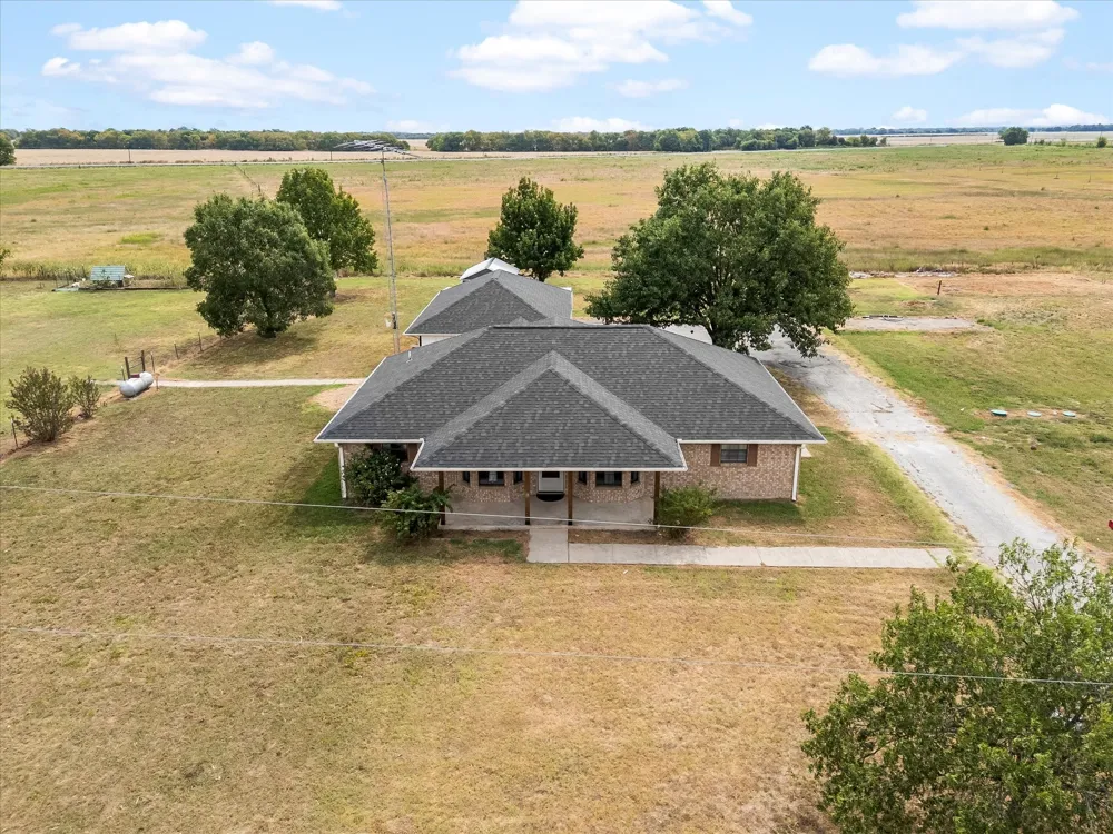6006 County Road 4604 Commerce, TX 75428