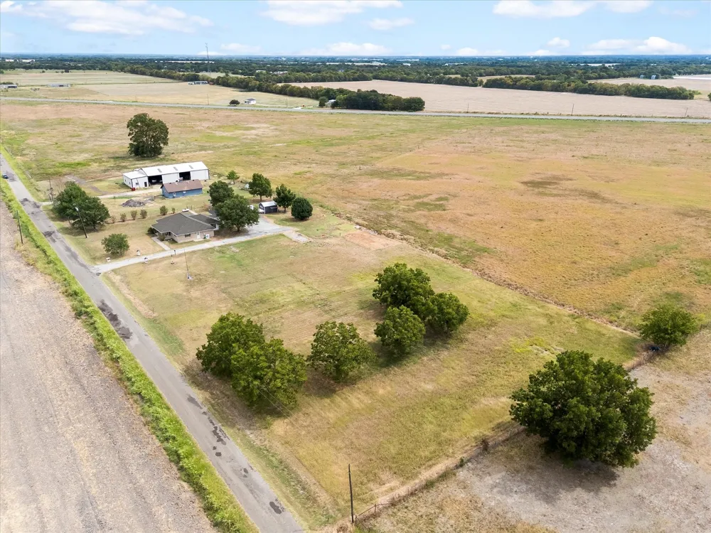 6006 County Road 4604 Commerce, TX 75428