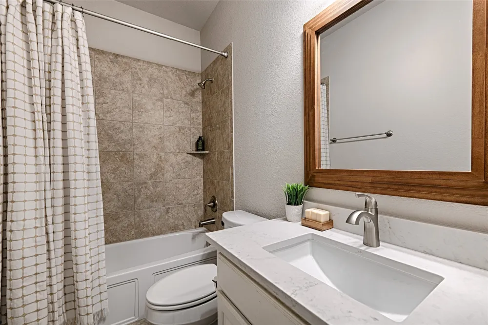 2283 Prairie Glen Street Lewisville, TX 75056