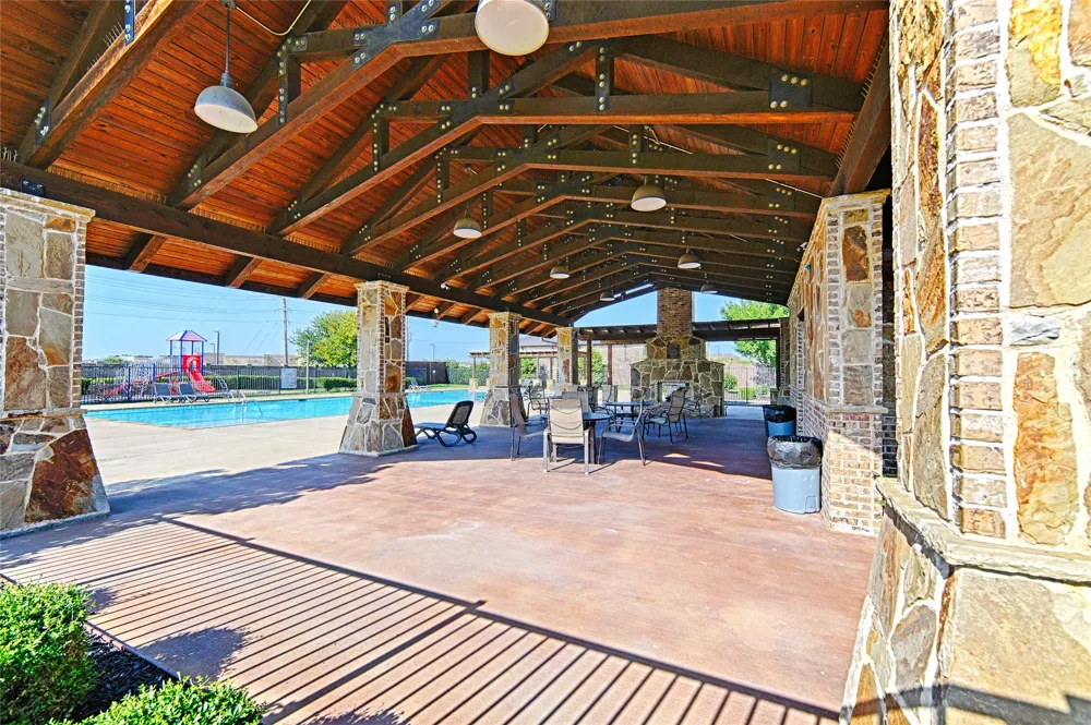 2283 Prairie Glen Street Lewisville, TX 75056