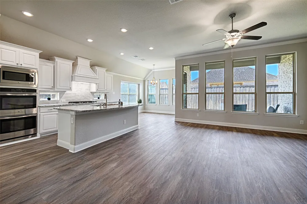 2283 Prairie Glen Street Lewisville, TX 75056
