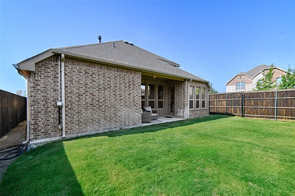 2283 Prairie Glen Street Lewisville, TX 75056