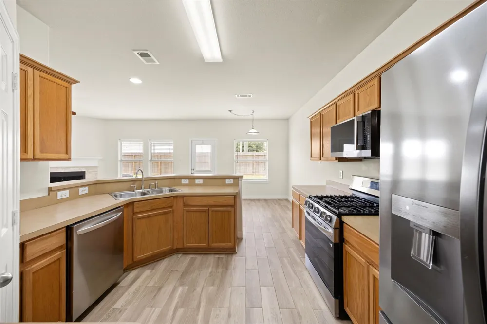 5213 Bailey Lane Alvin, TX 77511