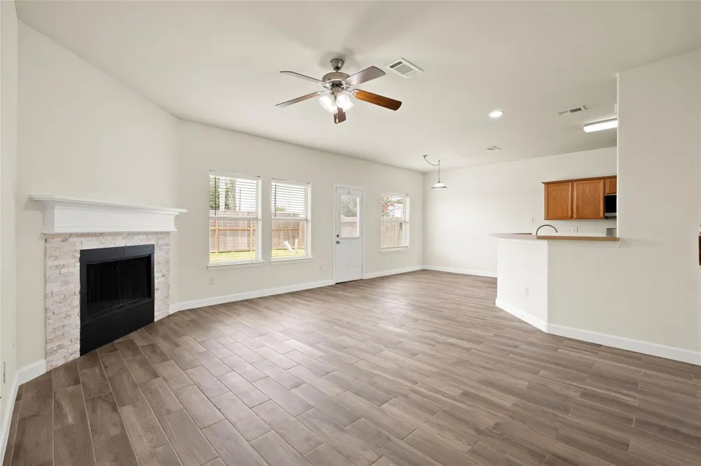 5213 Bailey Lane Alvin, TX 77511