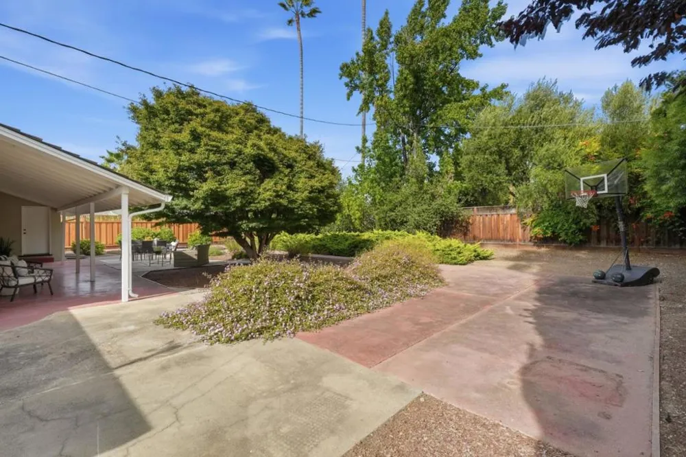 1545 Truman Avenue Los Altos, CA 94024