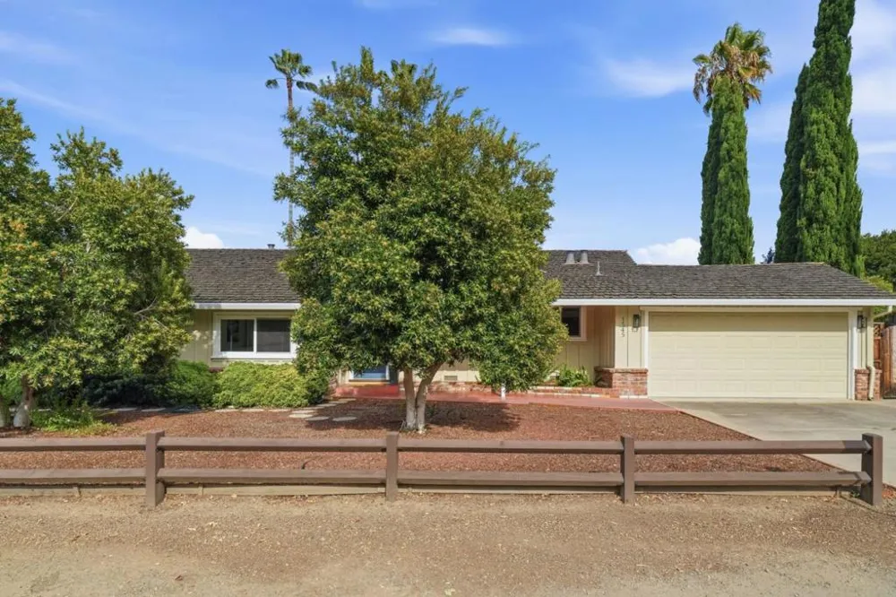 1545 Truman Avenue Los Altos, CA 94024