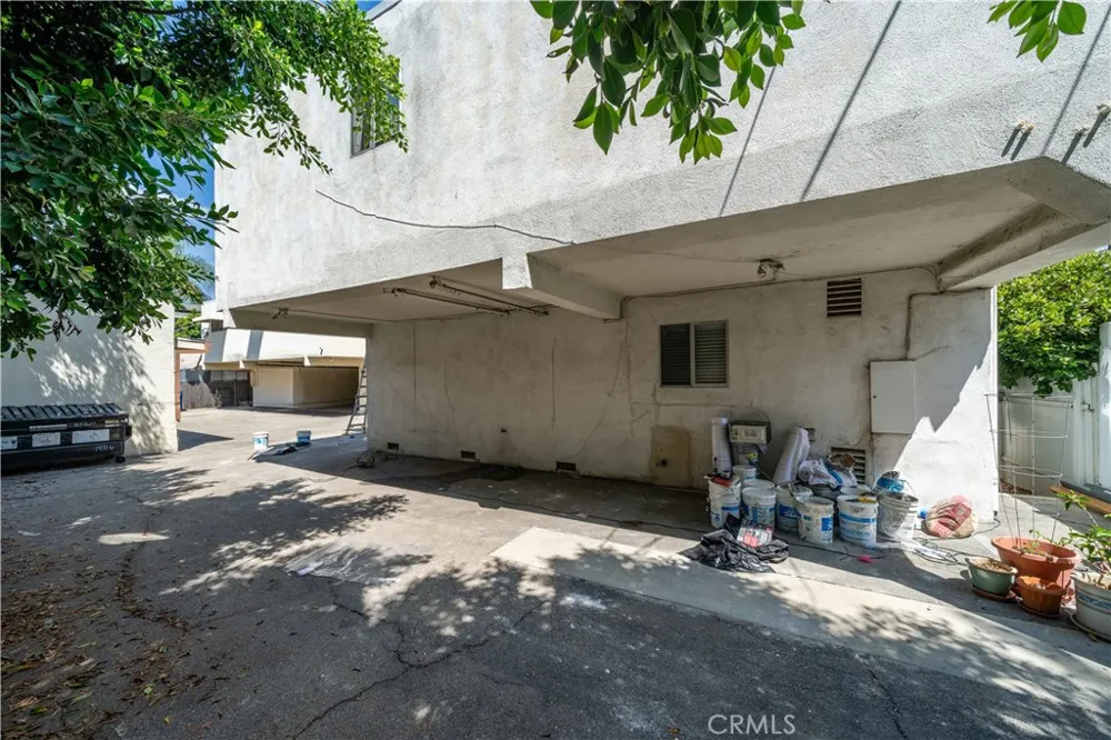 14716 Magnolia Boulevard Sherman Oaks, CA 91403