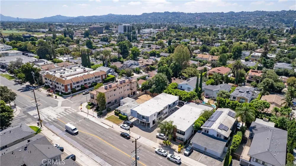 14716 Magnolia Boulevard Sherman Oaks, CA 91403