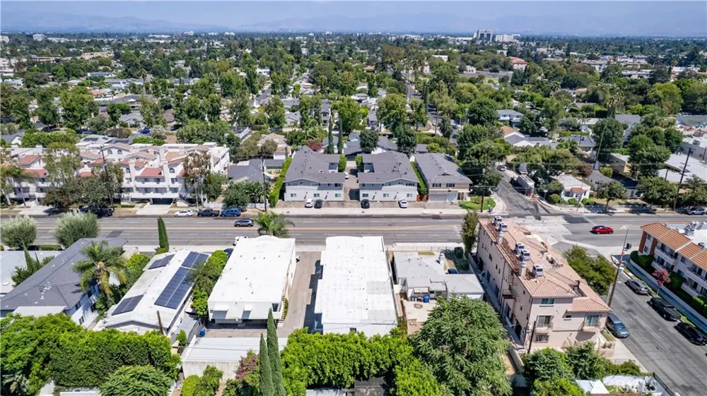 14716 Magnolia Boulevard Sherman Oaks, CA 91403