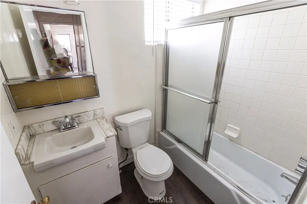 14716 Magnolia Boulevard Sherman Oaks, CA 91403