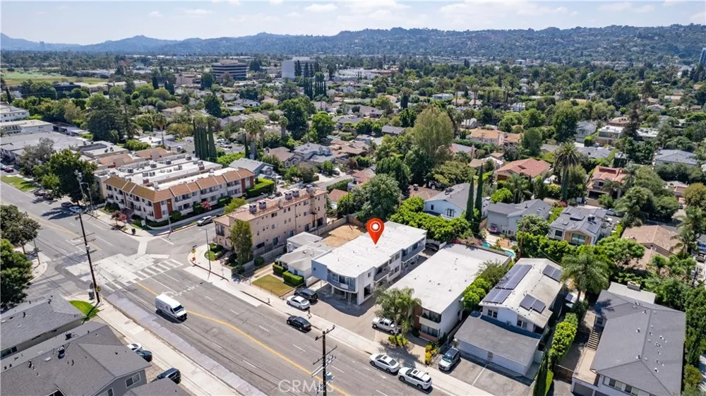 14716 Magnolia Boulevard Sherman Oaks, CA 91403