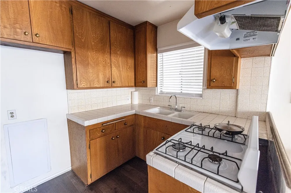 14716 Magnolia Boulevard Sherman Oaks, CA 91403
