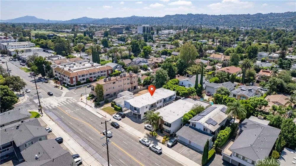 14716 Magnolia Boulevard Sherman Oaks, CA 91403