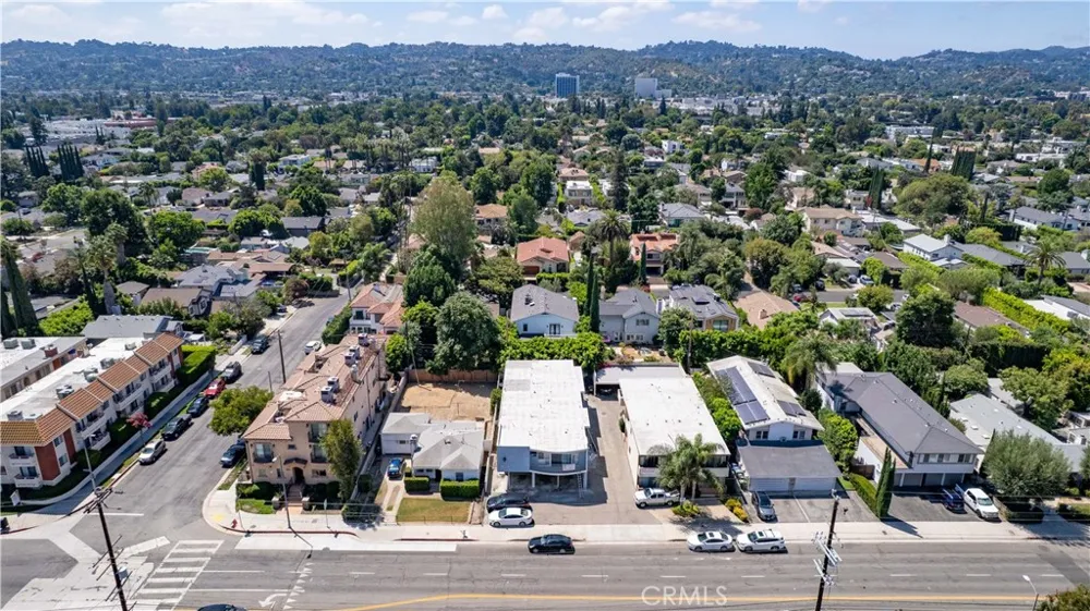 14716 Magnolia Boulevard Sherman Oaks, CA 91403