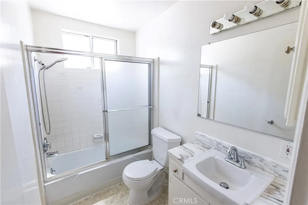14716 Magnolia Boulevard Sherman Oaks, CA 91403