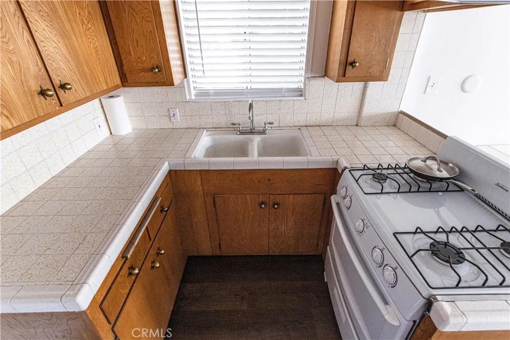 14716 Magnolia Boulevard Sherman Oaks, CA 91403