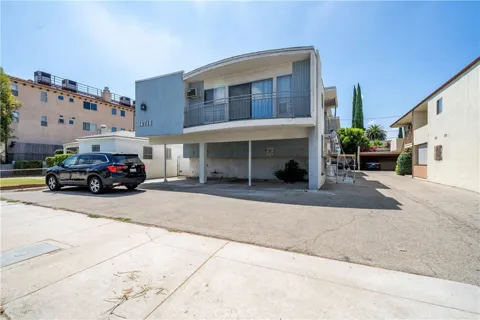 14716 Magnolia Boulevard