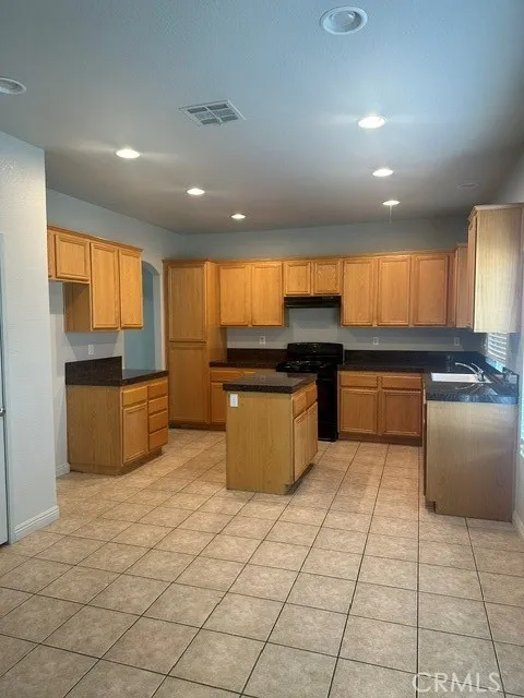 12241 Chacoma Victorville, CA 92392