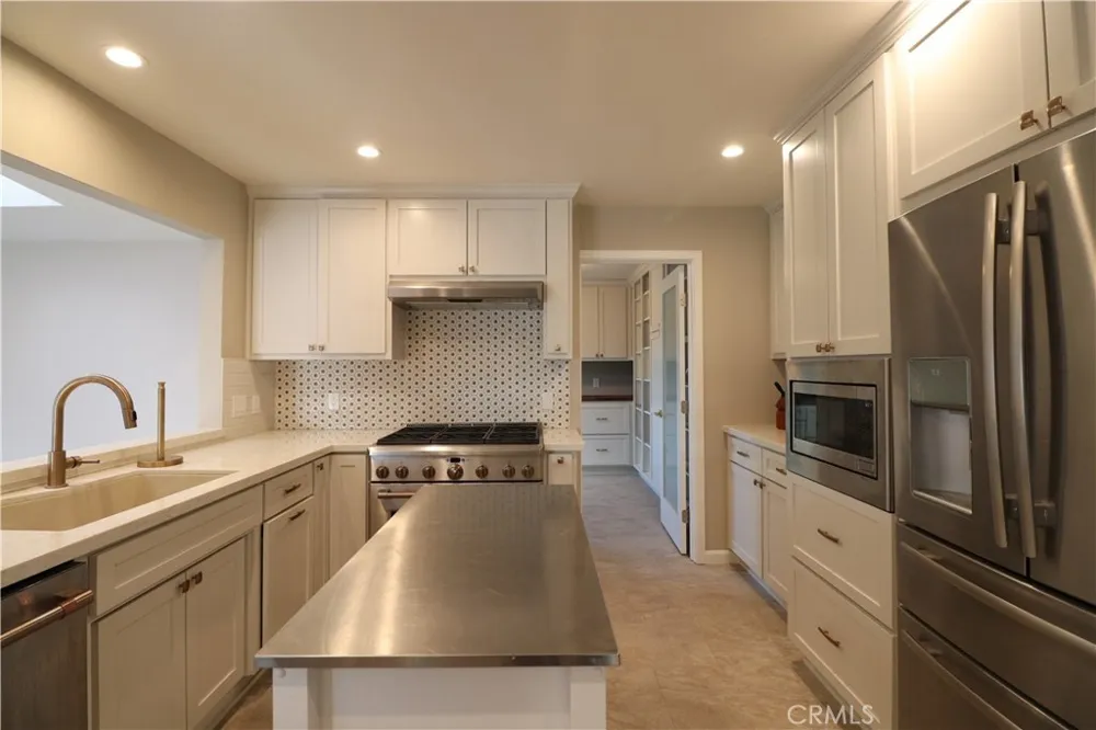 565 Clubhouse Santa Maria, CA 93455
