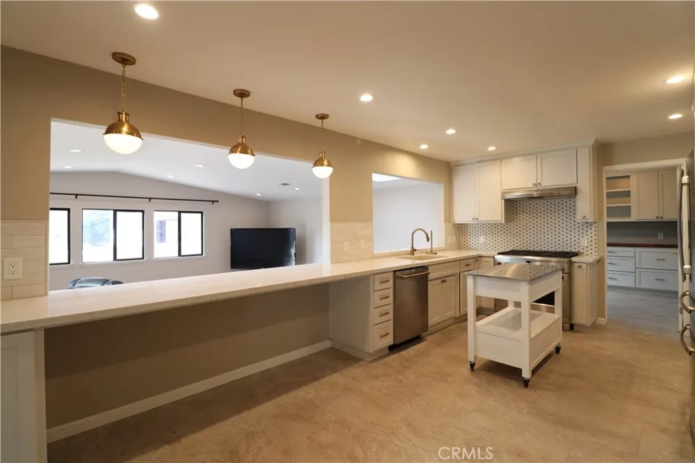 565 Clubhouse Santa Maria, CA 93455