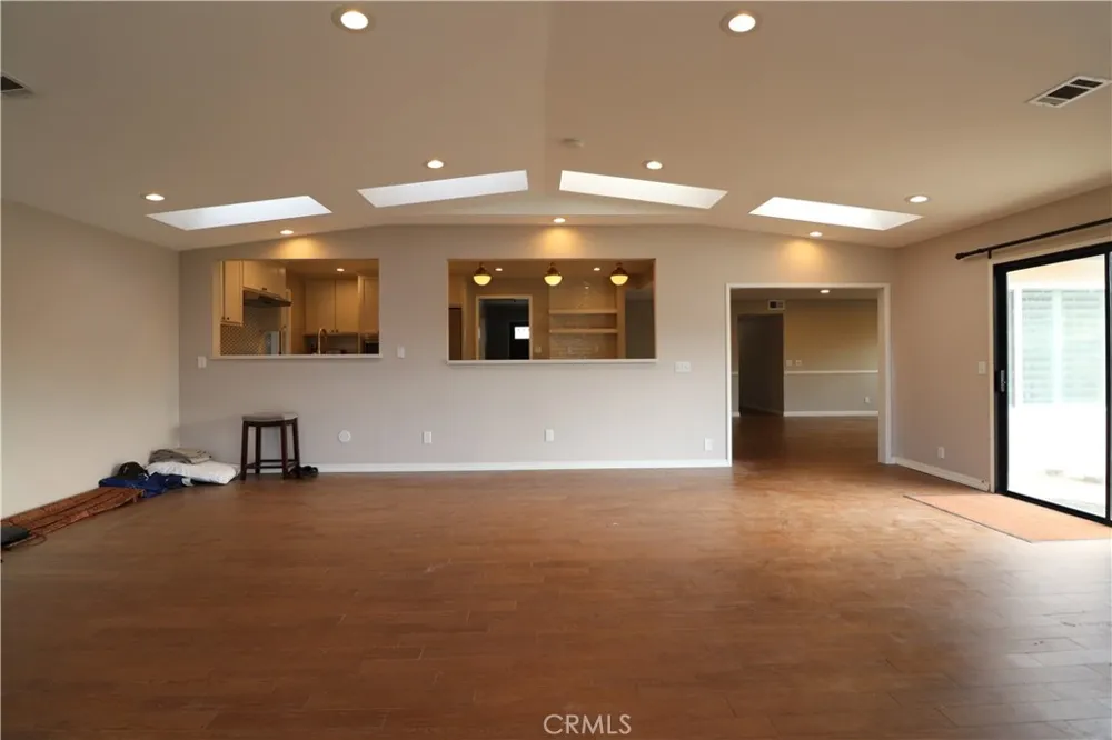 565 Clubhouse Santa Maria, CA 93455