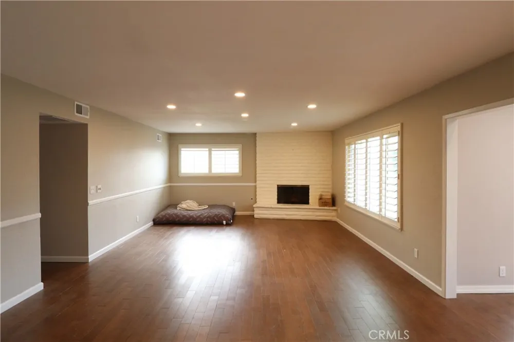565 Clubhouse Santa Maria, CA 93455