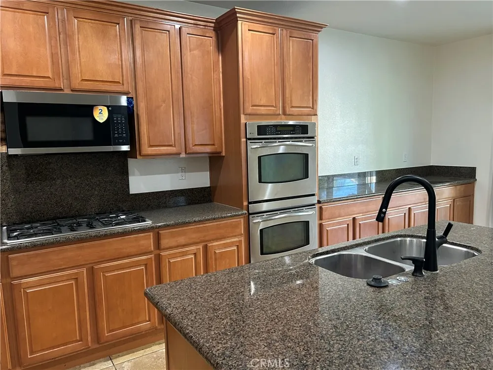 6746 Ruby Canyon Eastvale, CA 92880