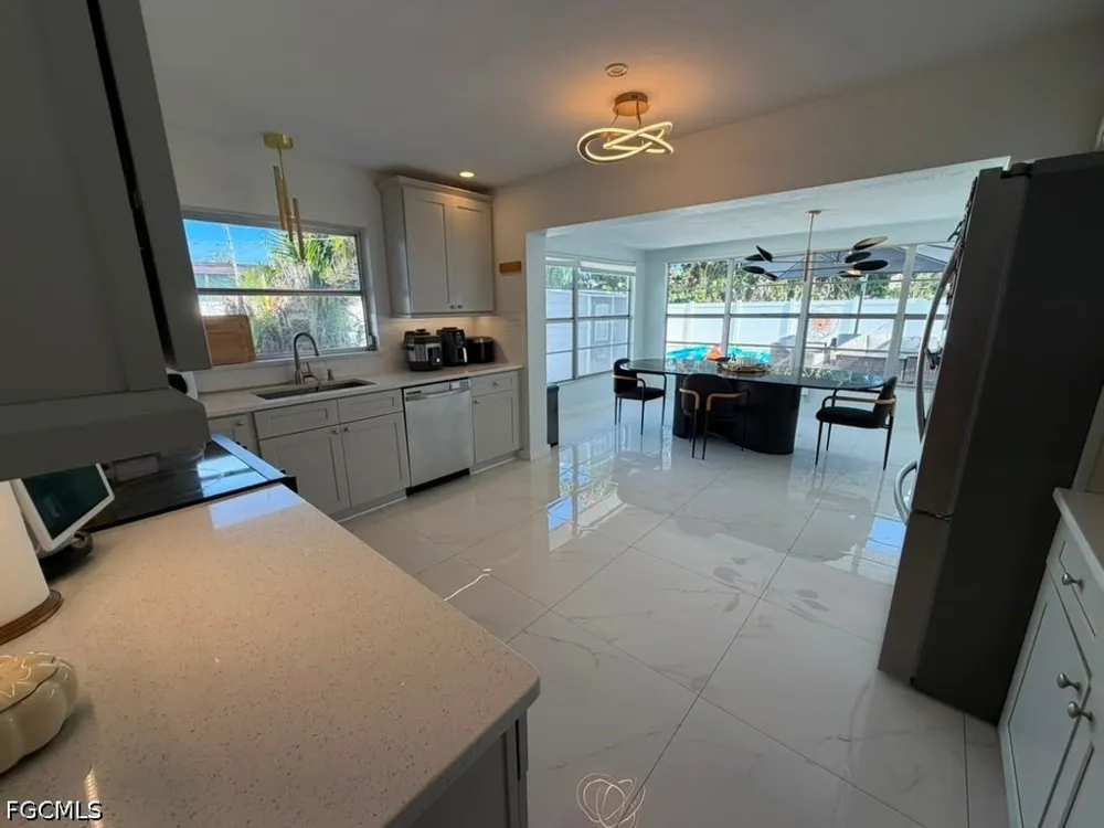Aldridge Avenue Fort Myers, FL 33907