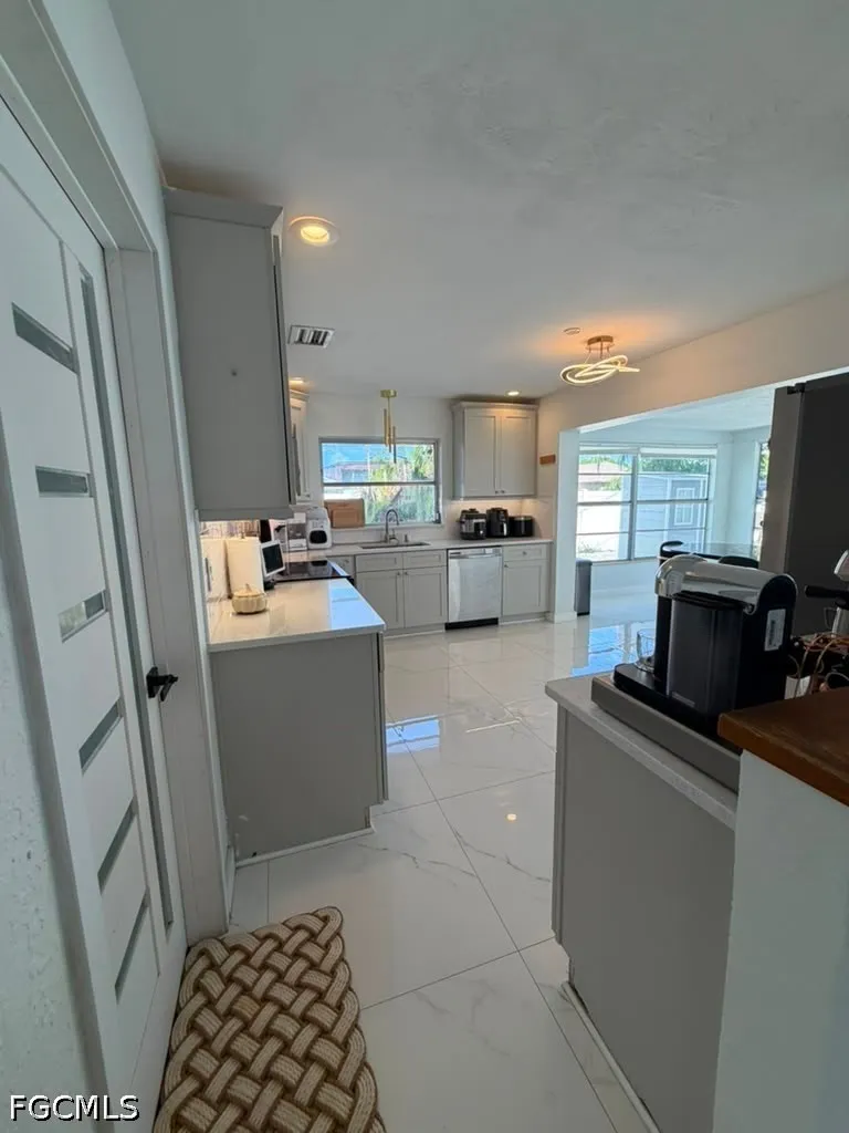 Aldridge Avenue Fort Myers, FL 33907