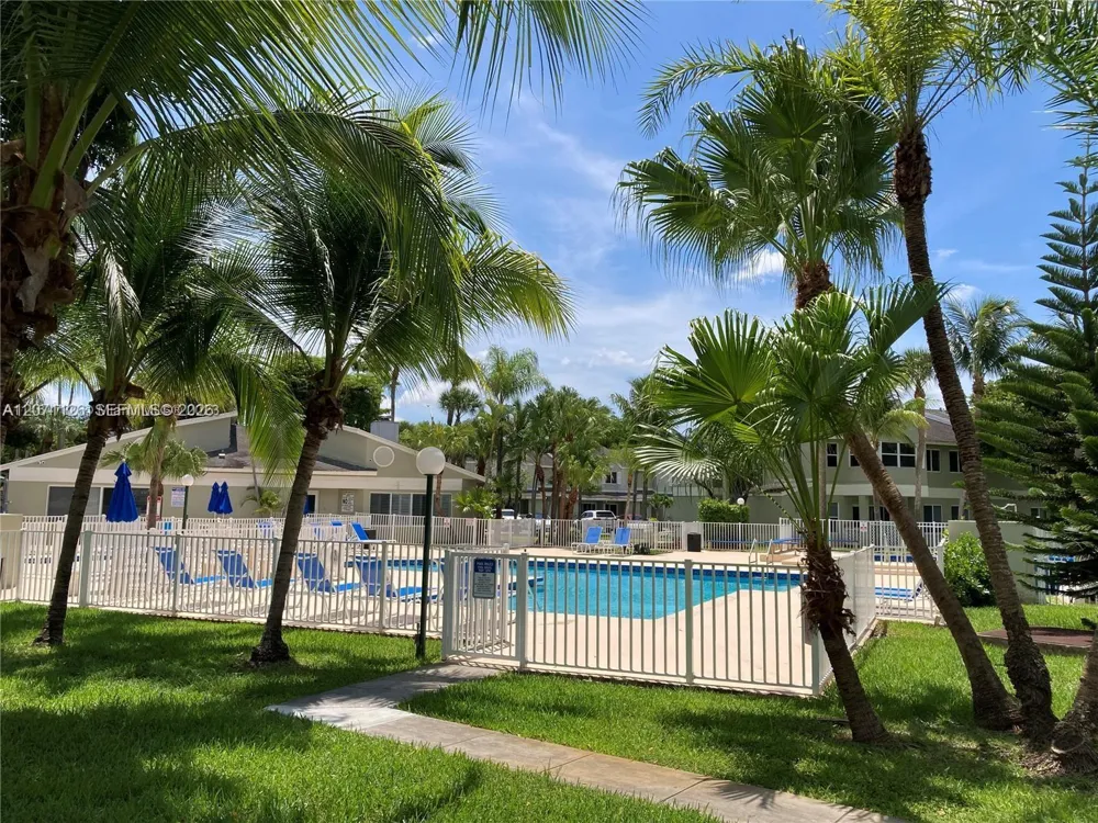 17505 NW 67th Pl #C-11 Hialeah, FL 33015