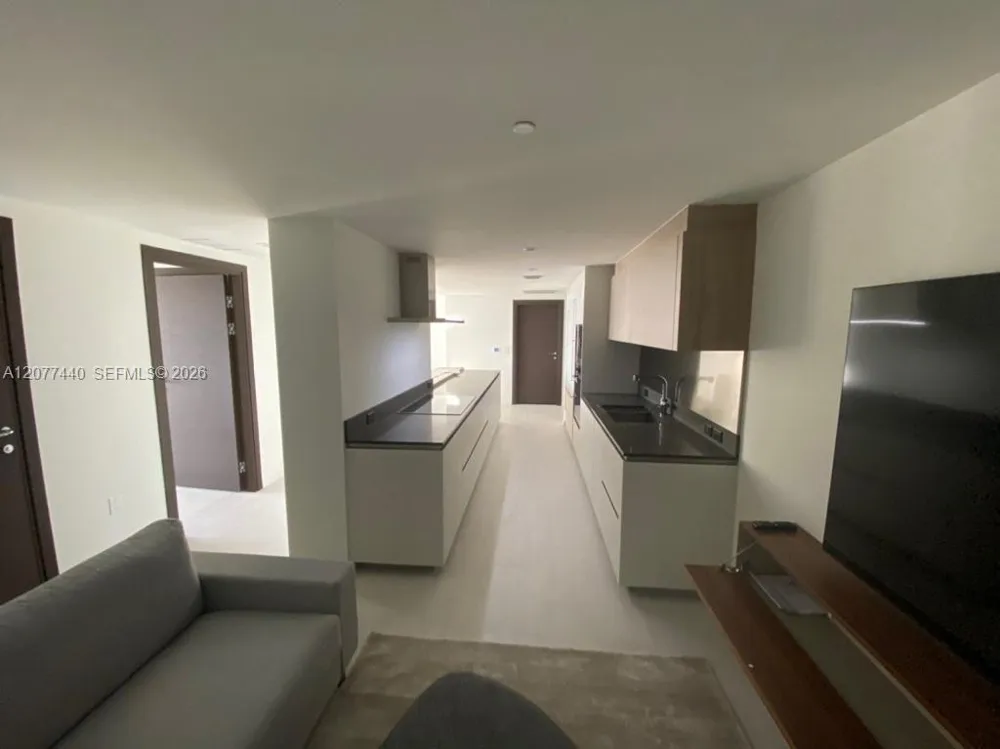 1000 Brickell Plaza #4506 Miami, FL 33131