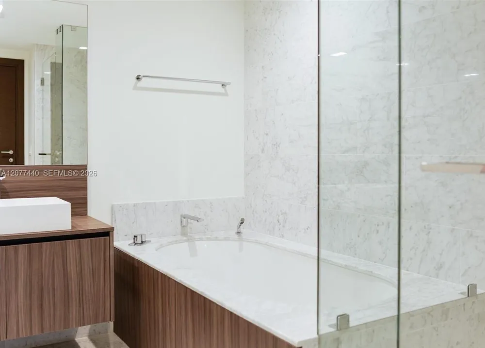 1000 Brickell Plaza #4506 Miami, FL 33131