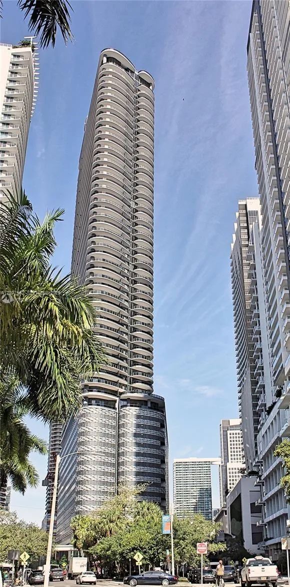 1000 Brickell Plaza #4506 Miami, FL 33131
