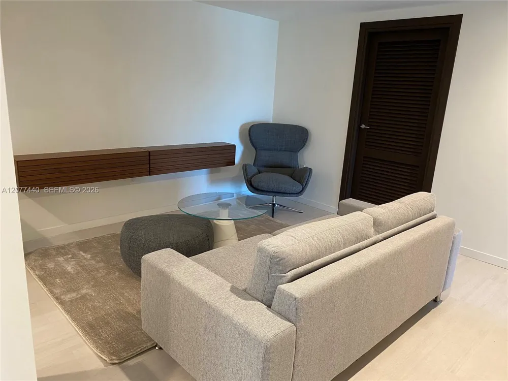 1000 Brickell Plaza #4506 Miami, FL 33131