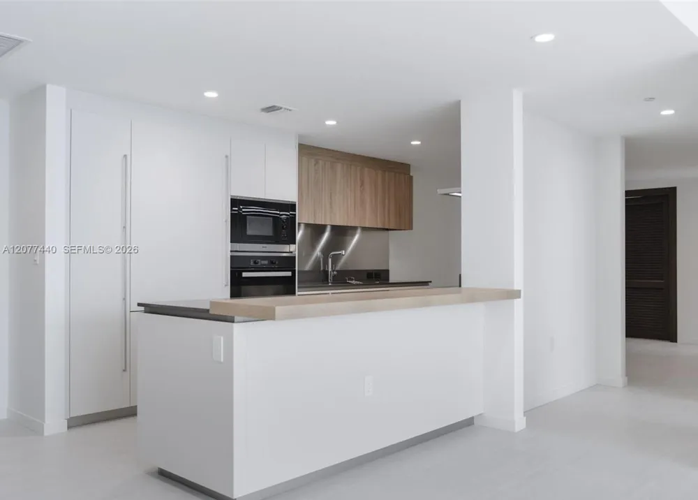 1000 Brickell Plaza #4506 Miami, FL 33131