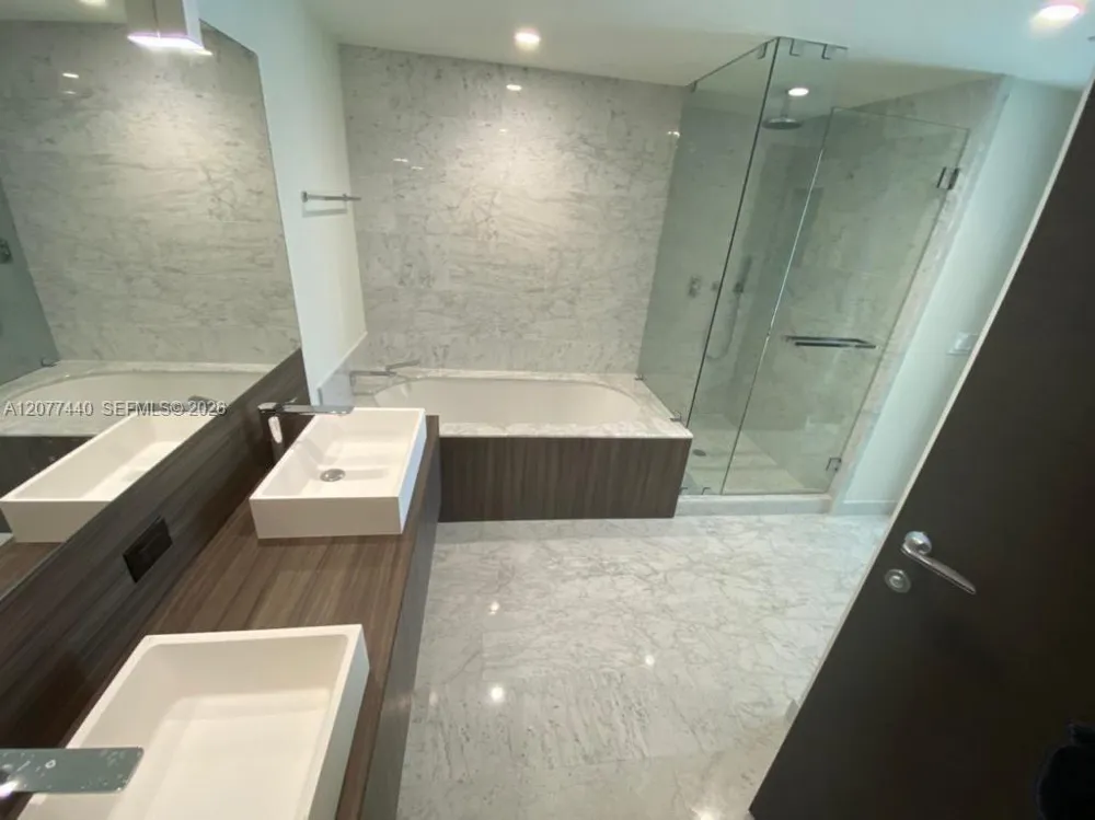 1000 Brickell Plaza #4506 Miami, FL 33131