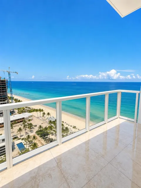18201 Collins Ave #1602