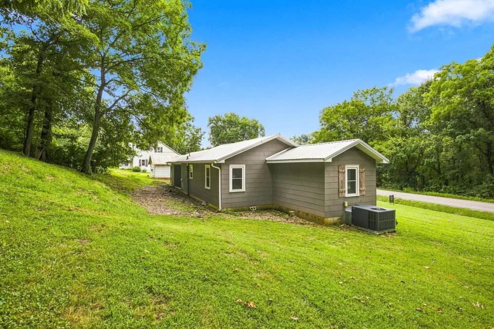 4854 Dry Fork Rd Hampshire, TN 38461