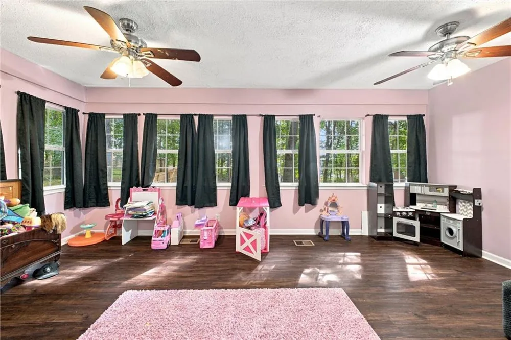 106 Northside Drive Calhoun, GA 30701