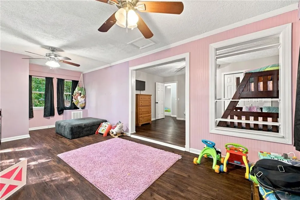 106 Northside Drive Calhoun, GA 30701