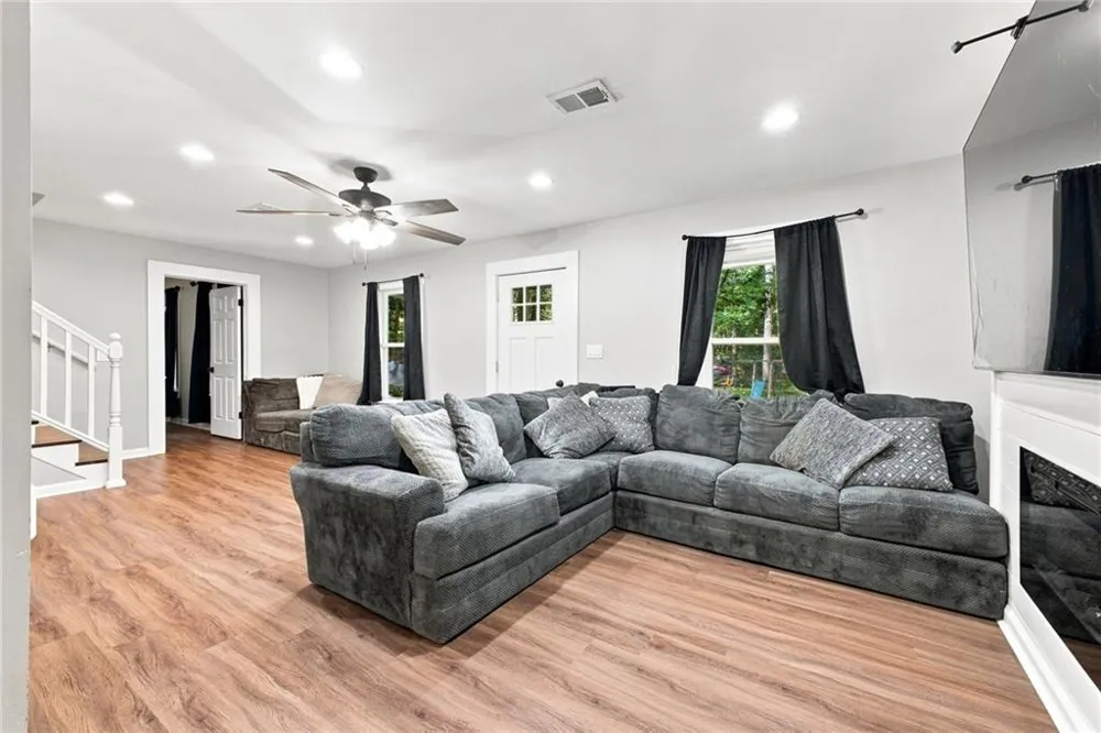 106 Northside Drive Calhoun, GA 30701