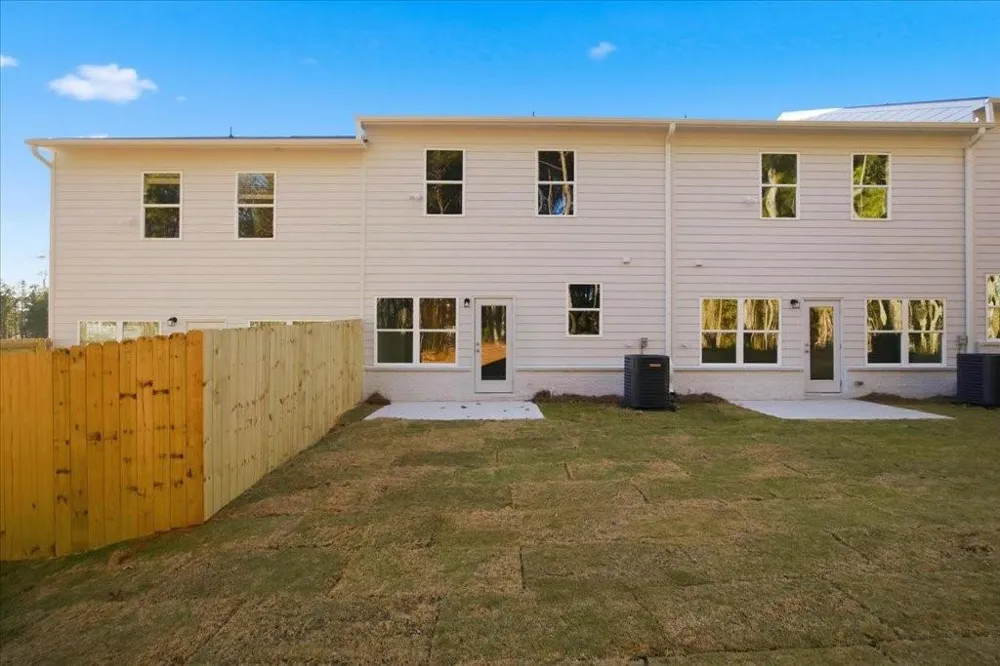 1999 Marie Court #44 Conyers, GA 30013