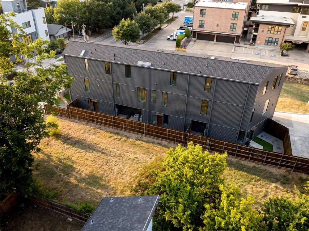 1918 Peak Street Dallas, TX 75204